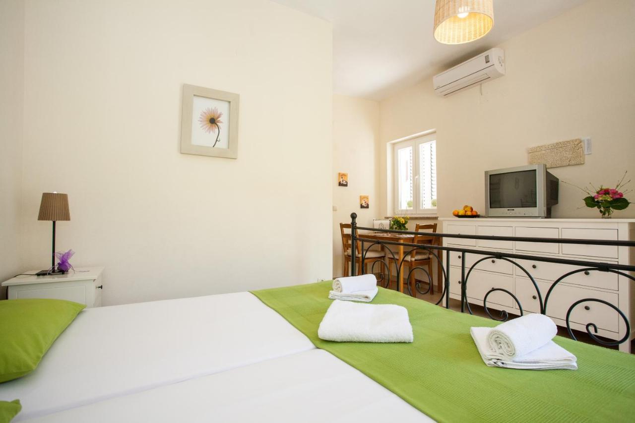 Apartments Dino Krk Town Exterior photo