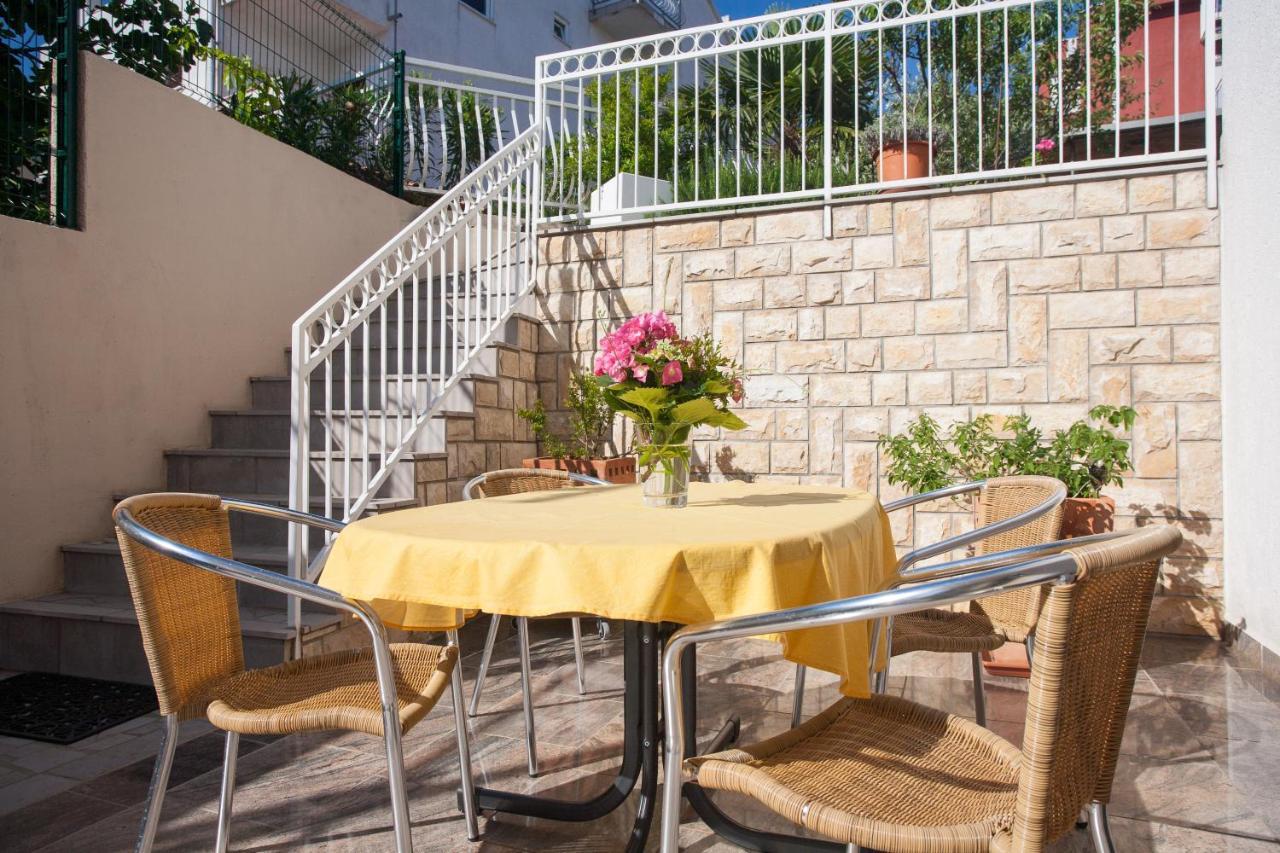 Apartments Dino Krk Town Exterior photo